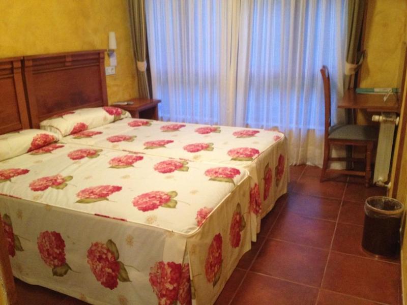 Pugide Hotel 2*