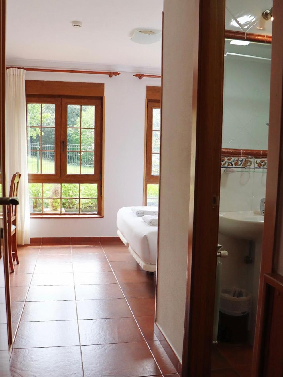 Pugide Hotel